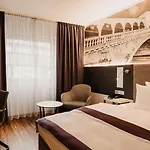 Hotell Tulip 3*